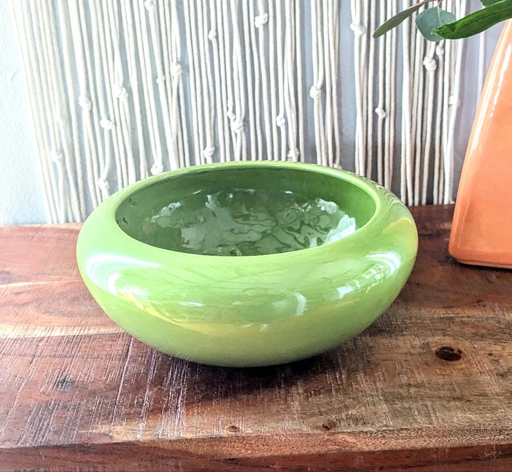 Vintage Premier Pottery Peapod Green Bowl 460 - 10